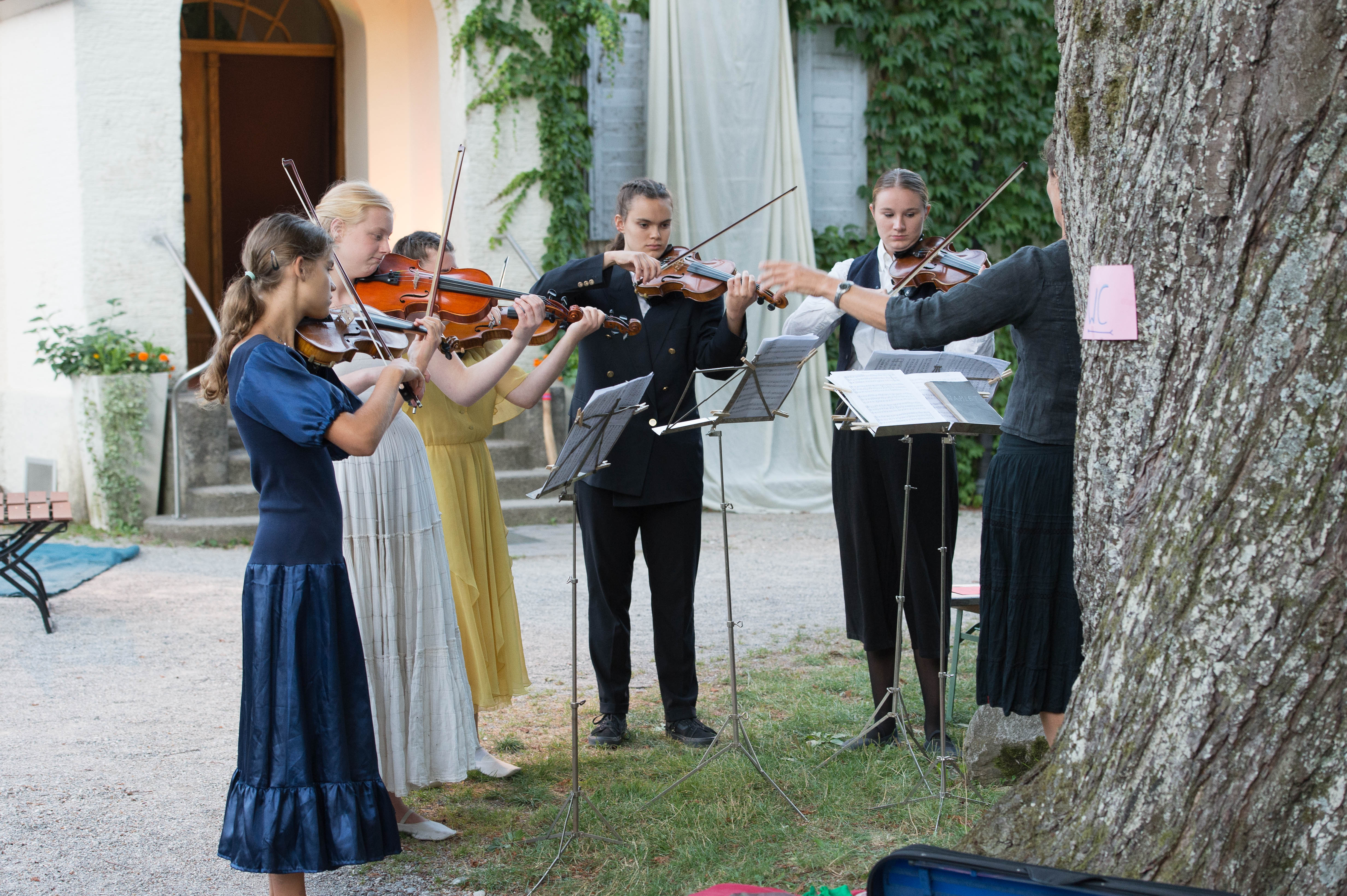 Kinder beim Musizieren